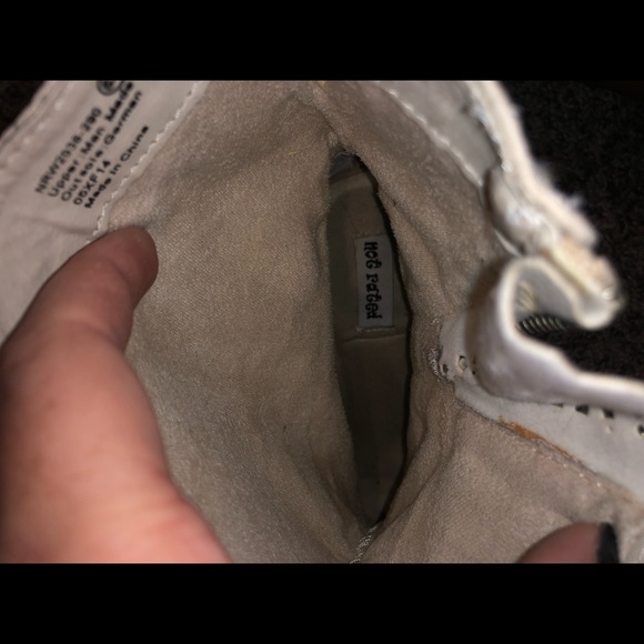 Not Rates boots - Picture 3 of 3